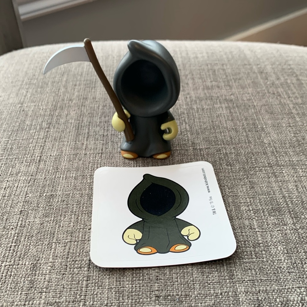 Kidrobot x Family Guy - Complete Death figure
